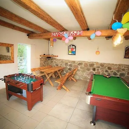 Holiday home Poddasze Ceglane - Warpuny-mazury- 12 Km Od Mragowa *